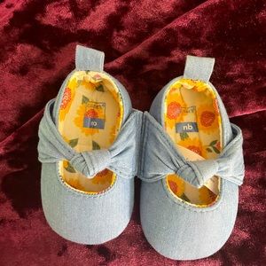 Newborn baby shoes never worn